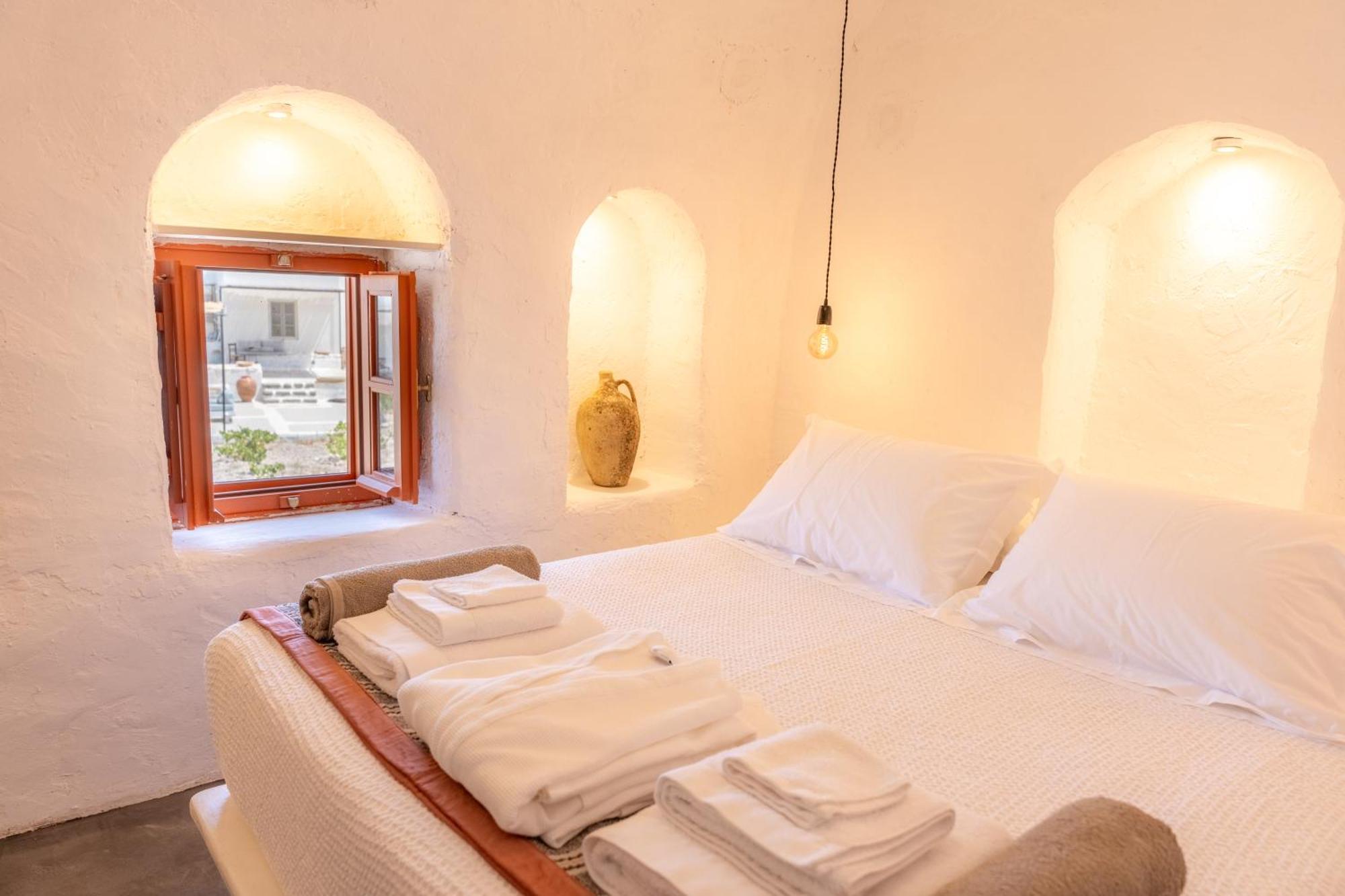 Santa Irini Retreat Hotel Тирасия Екстериор снимка